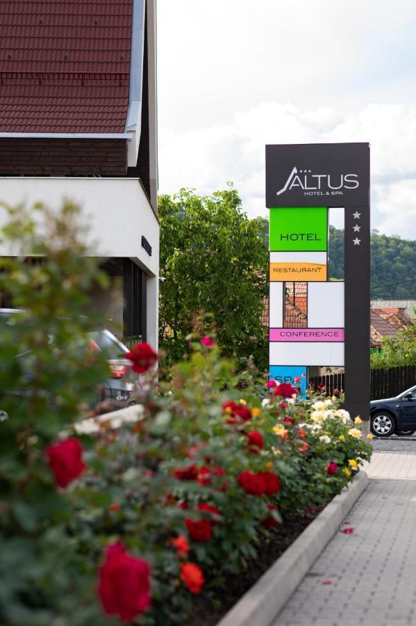 Altus Hotel & Spa Praid Bagian luar foto